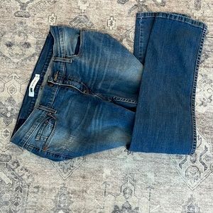 LEVI’S STRAIGHT LEG JEANS